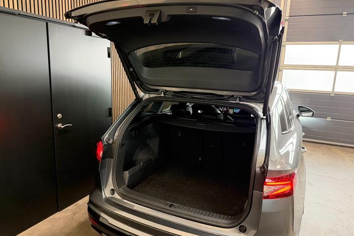 Grå Skoda Enyaq fra 2025
