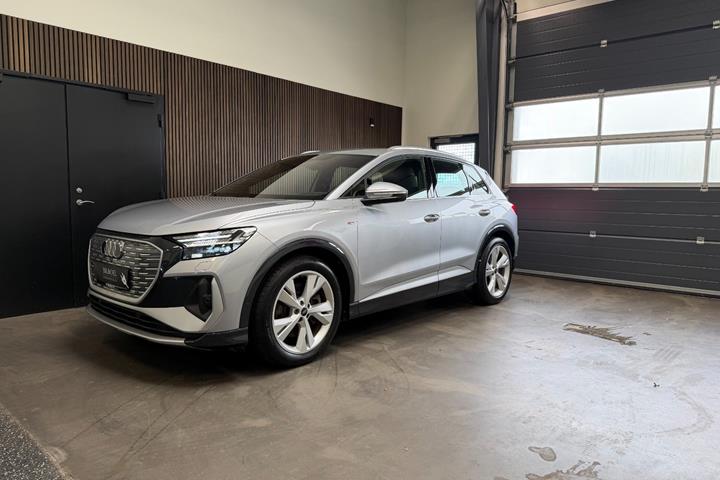 Sølv Audi Q4 e-tron fra 2025
