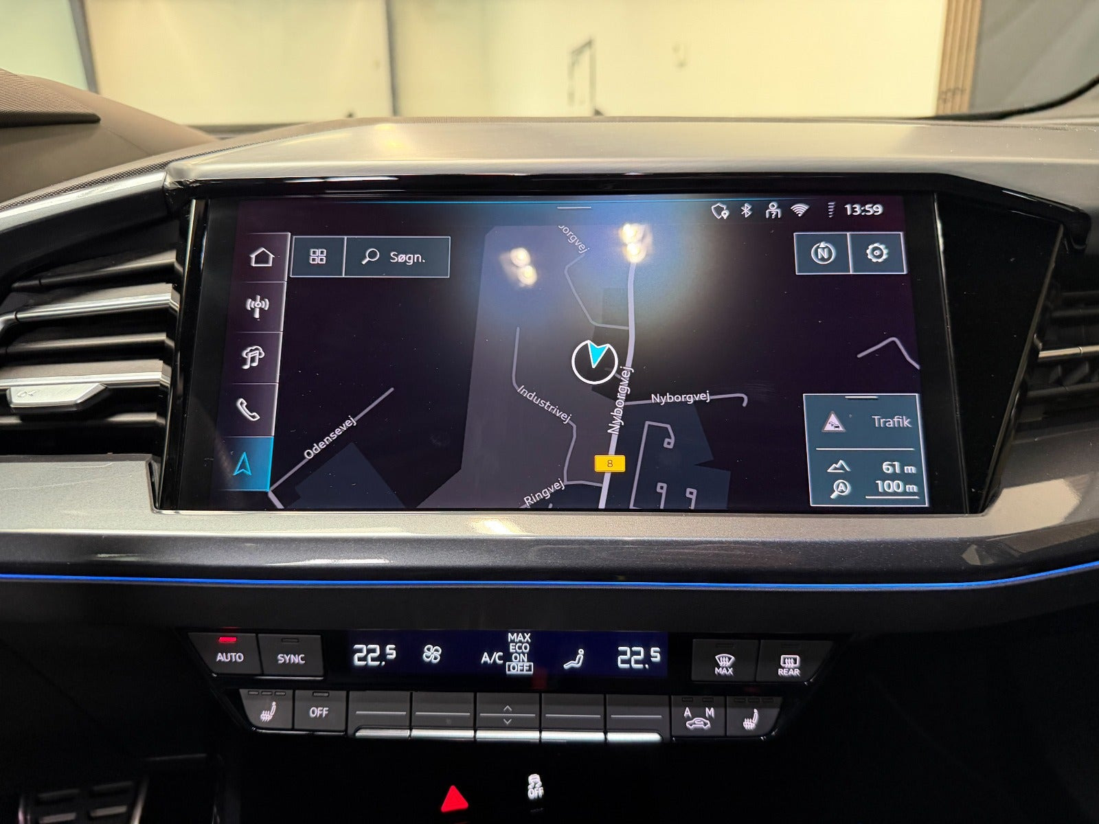 Sølv Audi Q4 e-tron fra 2025