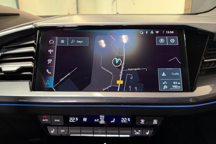 Sølv Audi Q4 e-tron fra 2025