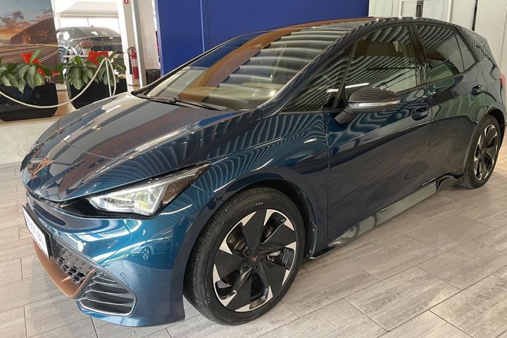 Blå Cupra Born fra 2024