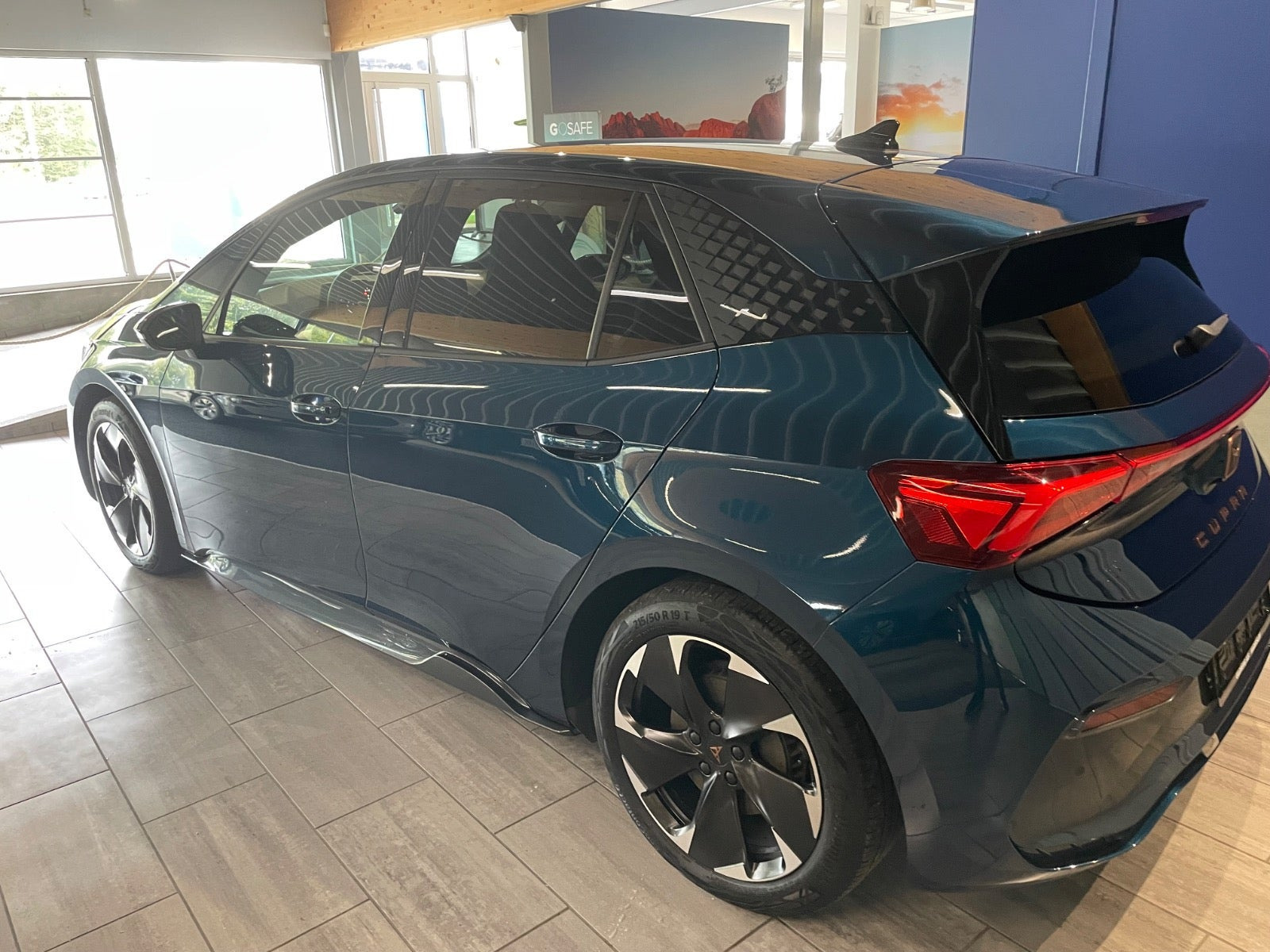 Blå Cupra Born fra 2024