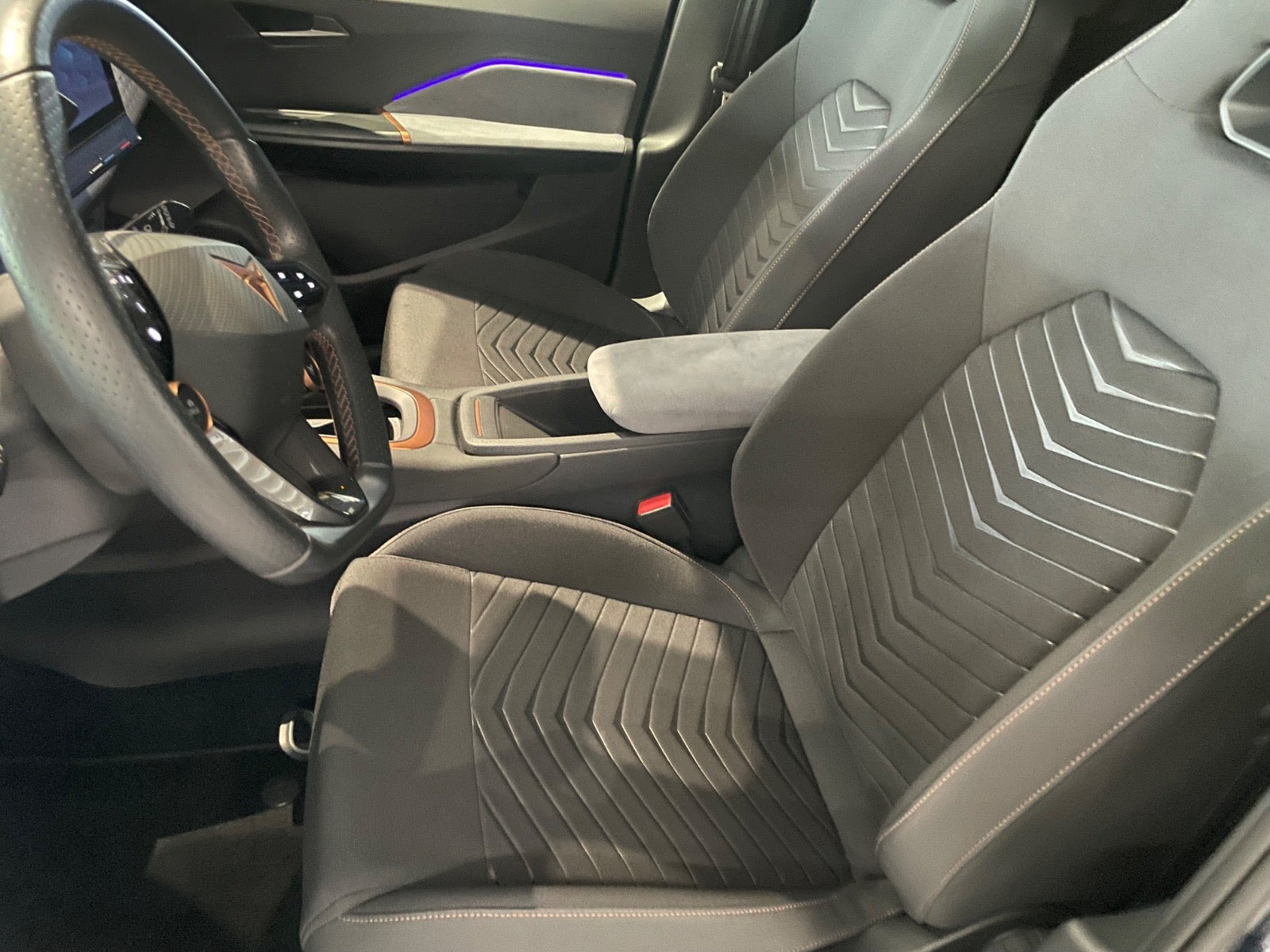 Blå Cupra Born fra 2024