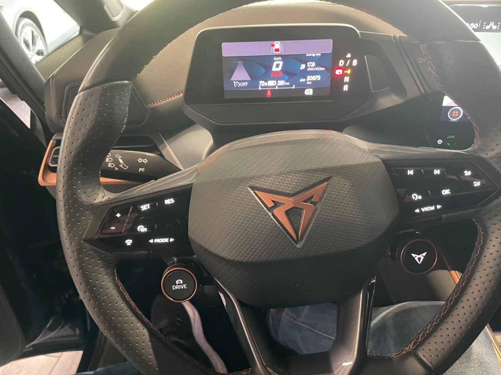 Blå Cupra Born fra 2024