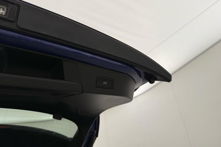Blå VW ID.4 fra 2023