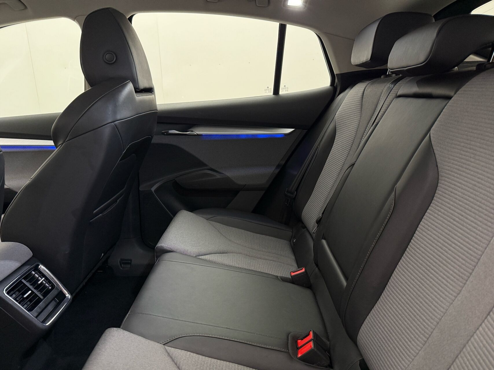 Sort Skoda Enyaq fra 2024