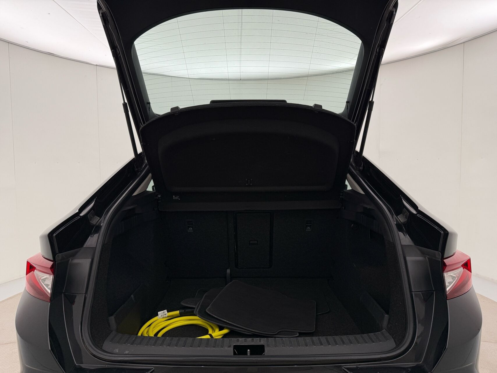 Sort Skoda Enyaq fra 2024
