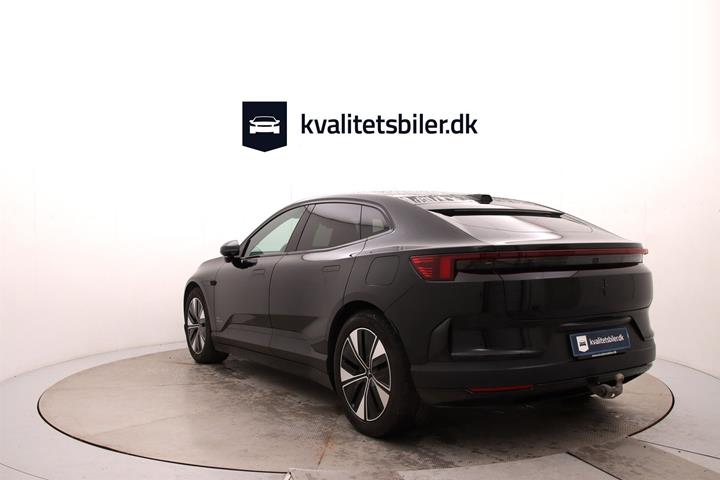 Sort Polestar 4 fra 2025
