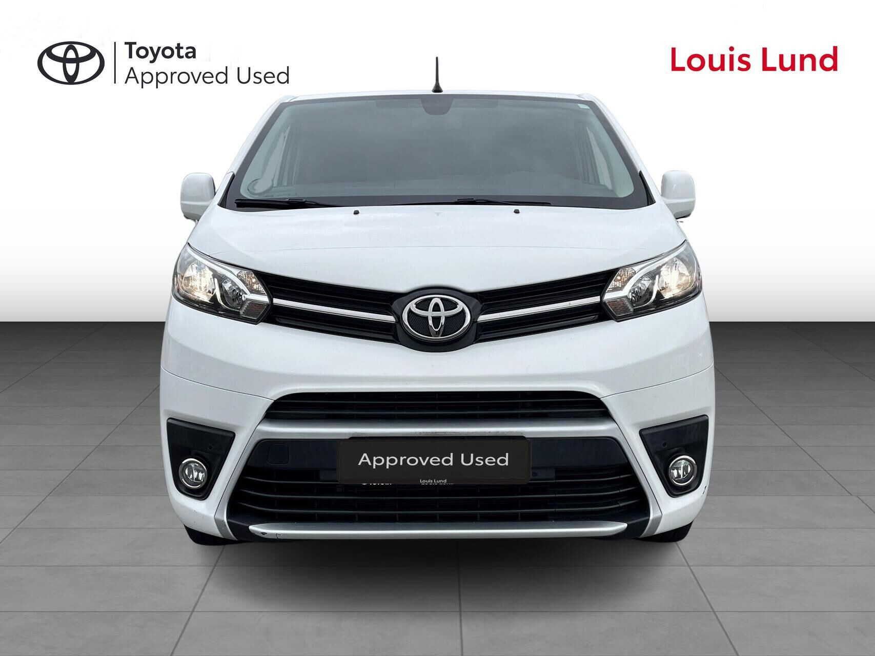 Hvid Toyota Proace Electric fra 2021
