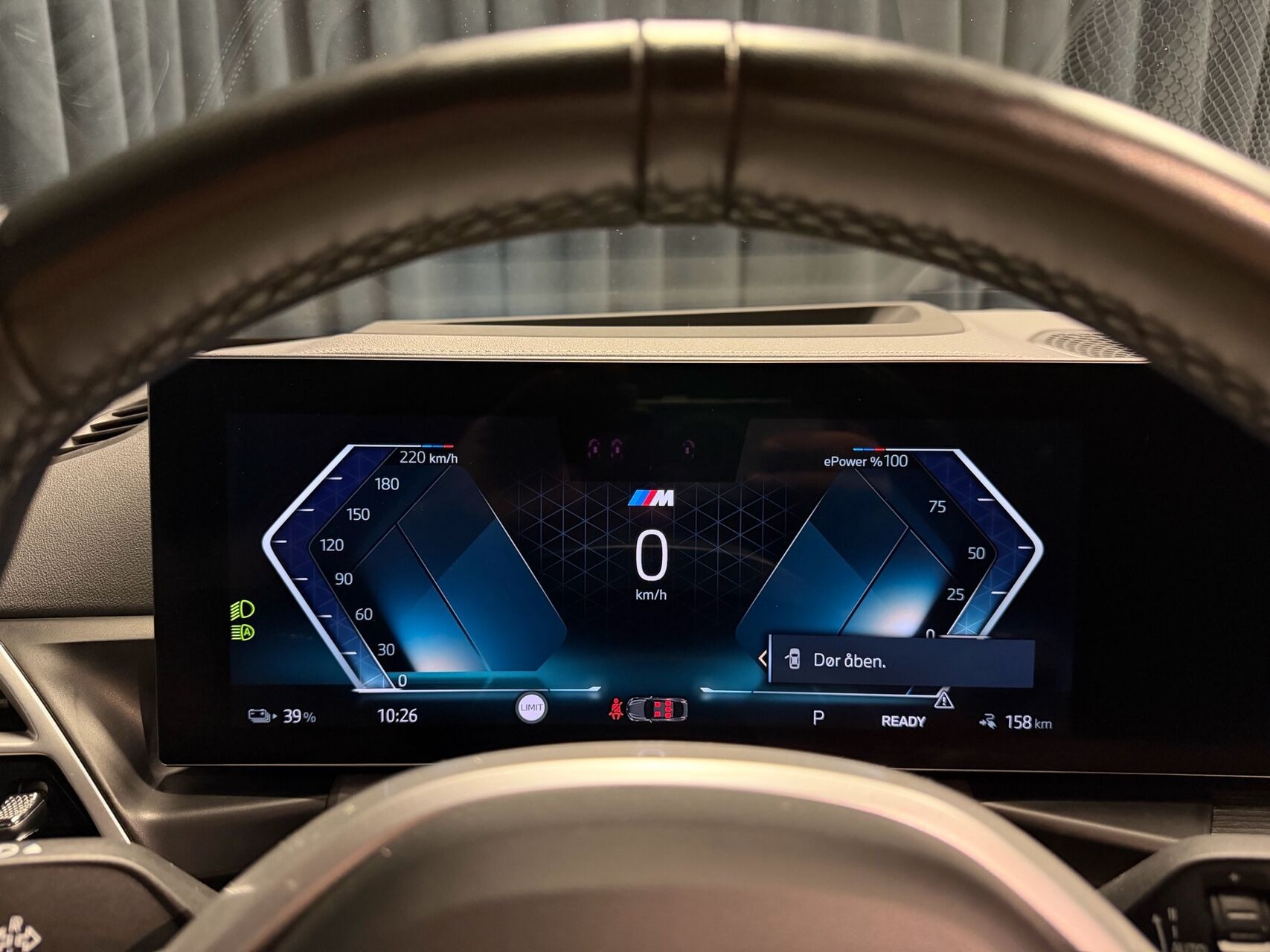 Blå BMW i4 fra 2024