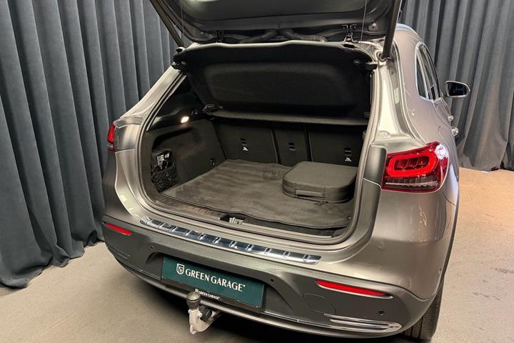 Grå Mercedes EQA250 fra 2023