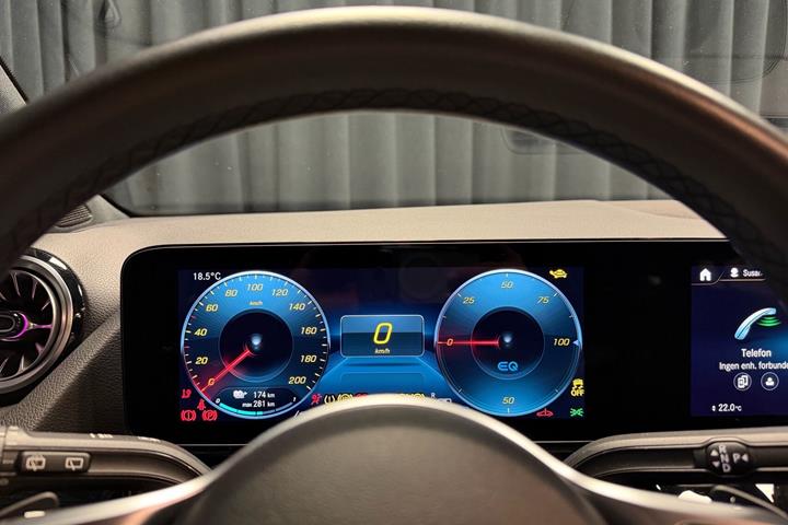 Grå Mercedes EQA250 fra 2023