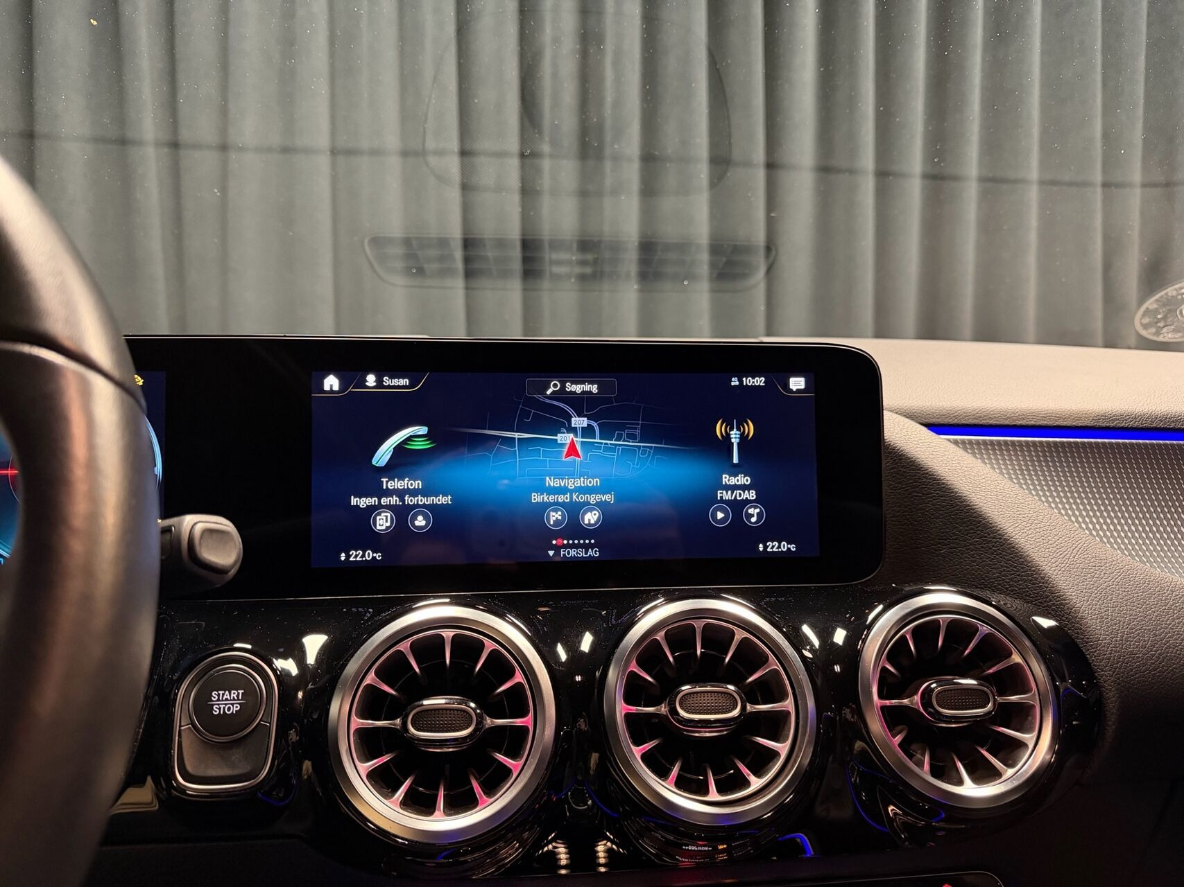 Grå Mercedes EQA250 fra 2023