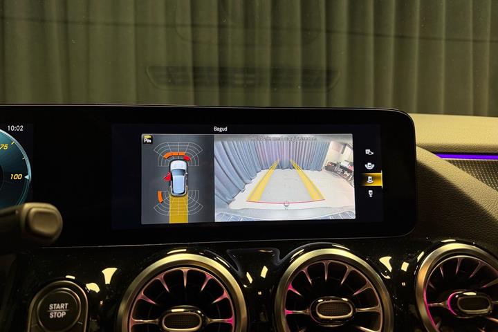 Grå Mercedes EQA250 fra 2023