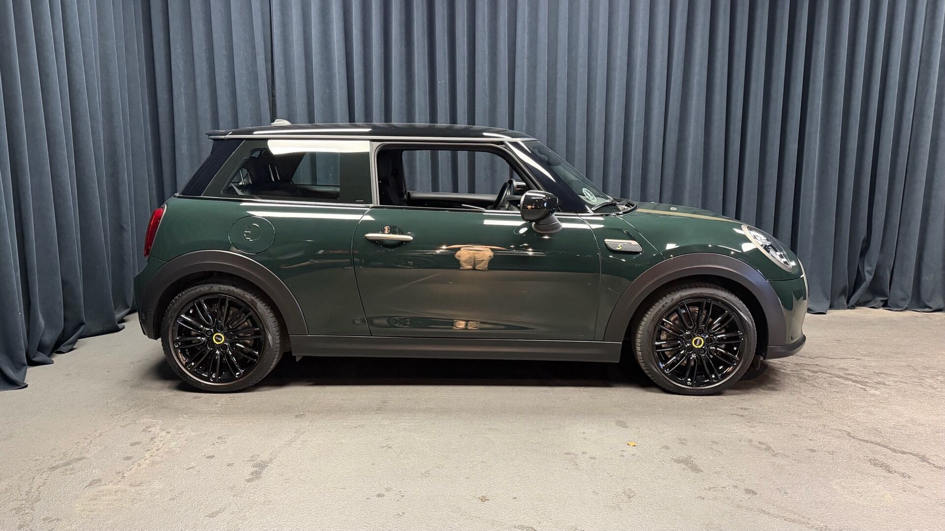 Grøn Mini Cooper fra 2023