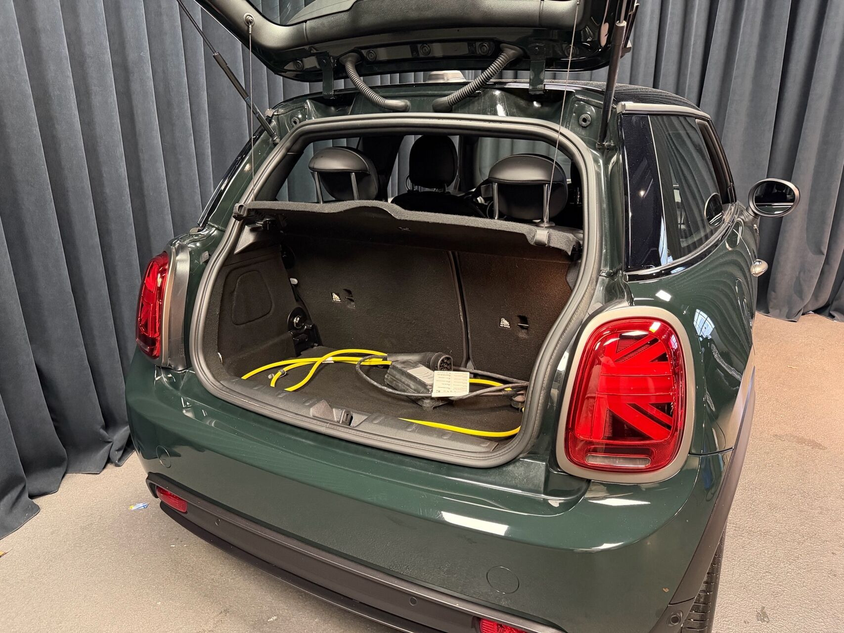 Grøn Mini Cooper fra 2023