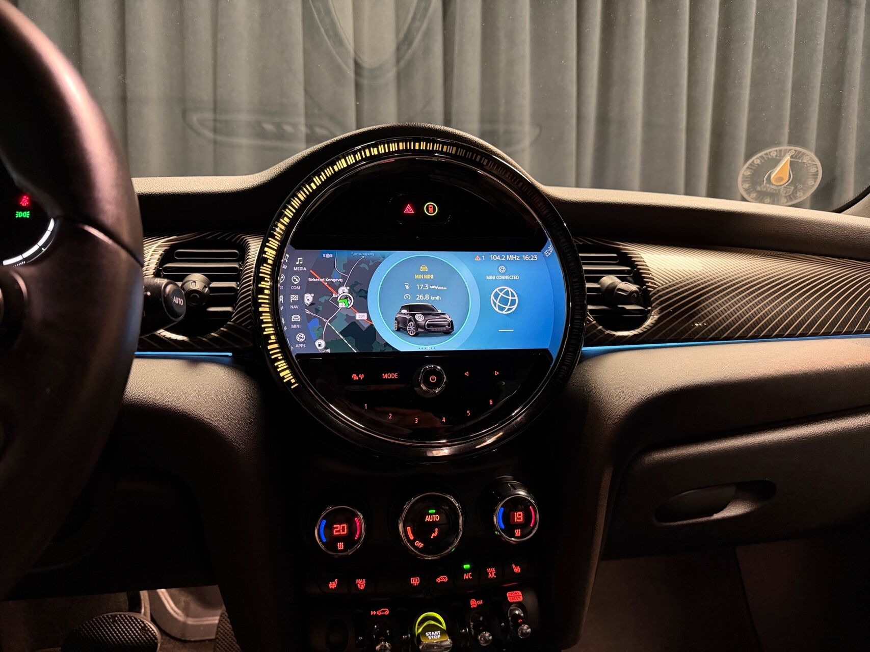 Grøn Mini Cooper fra 2023