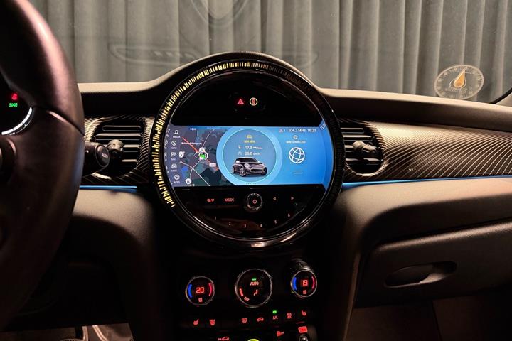 Grøn Mini Cooper fra 2023