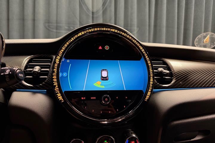 Grøn Mini Cooper fra 2023