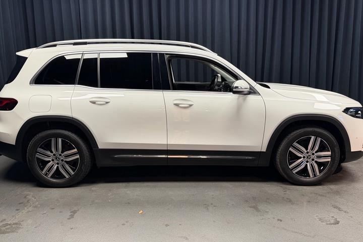 Hvid Mercedes EQB250+ fra 2023