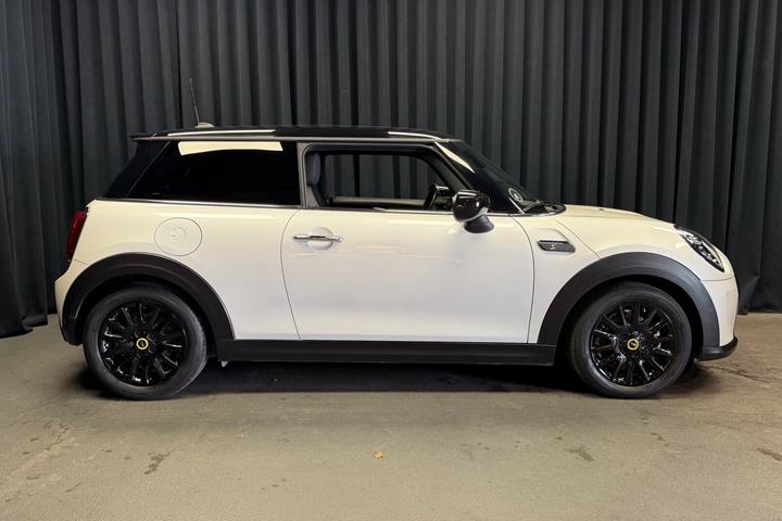 Hvid Mini Cooper fra 2023