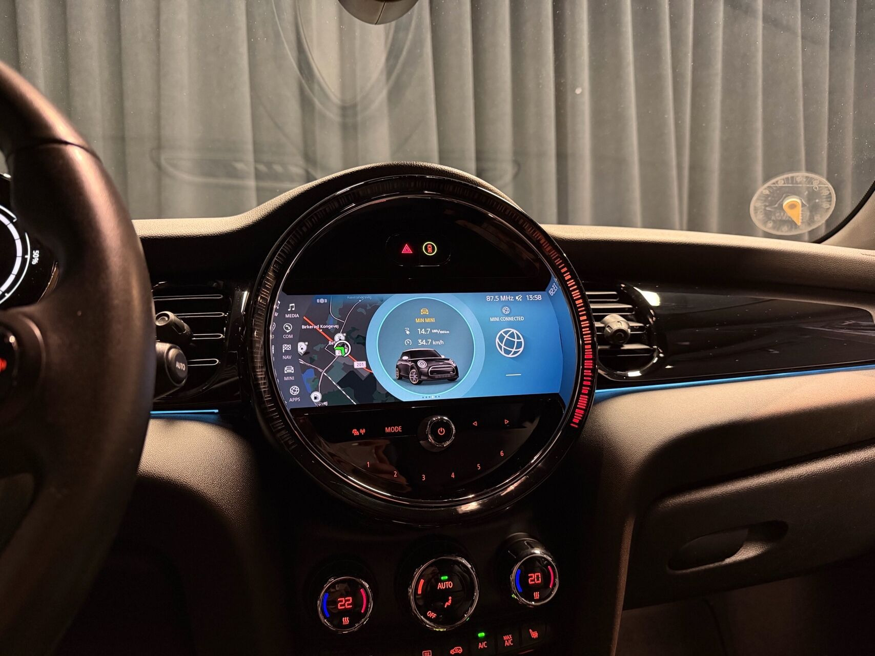 Hvid Mini Cooper fra 2023