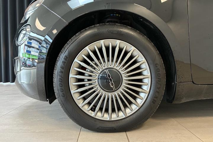 Sort Fiat 500e fra 2023