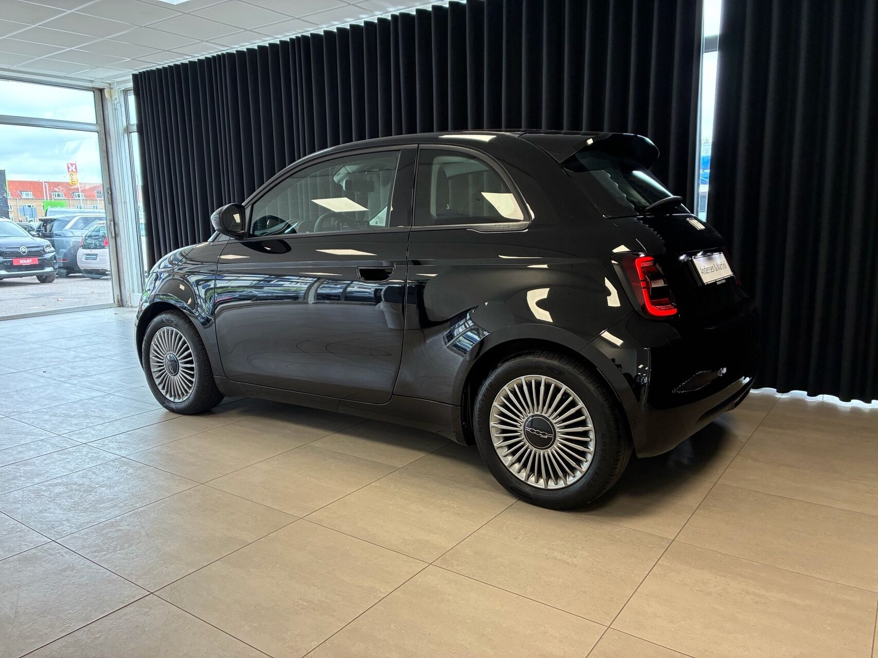 Sort Fiat 500e fra 2023