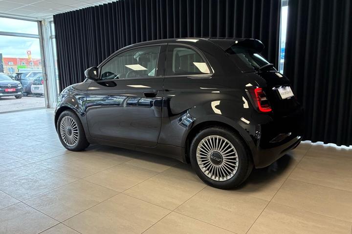 Sort Fiat 500e fra 2023