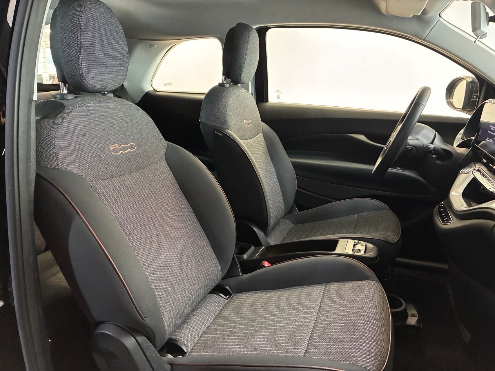 Sort Fiat 500e fra 2023