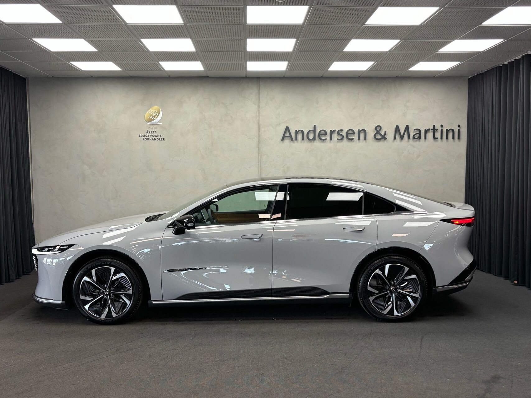 Grå Mazda 6e fra 2026