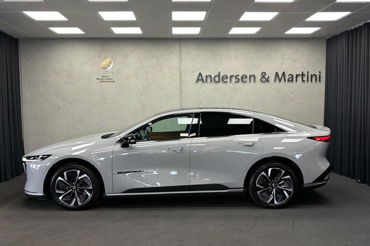 Grå Mazda 6e fra 2026