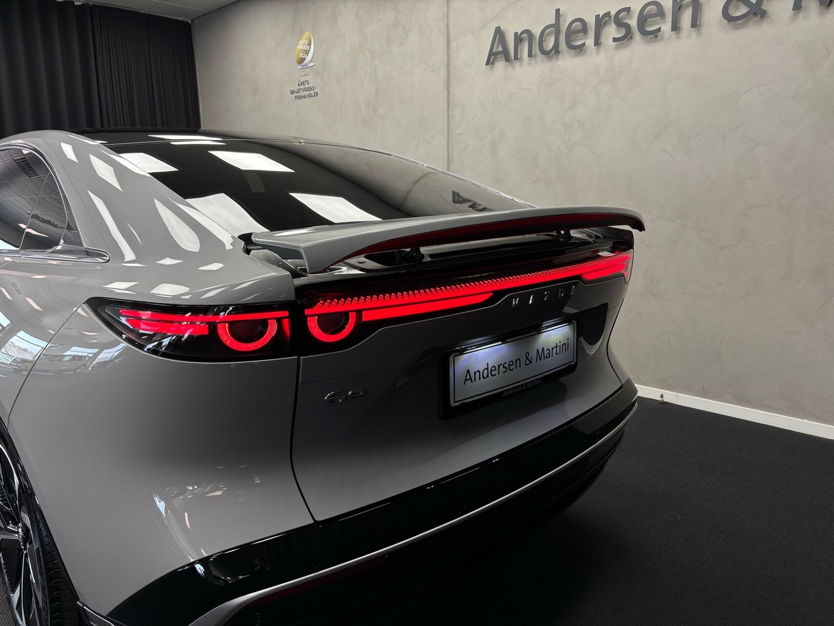 Grå Mazda 6e fra 2026
