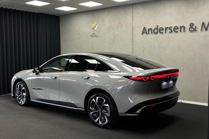 Grå Mazda 6e fra 2026