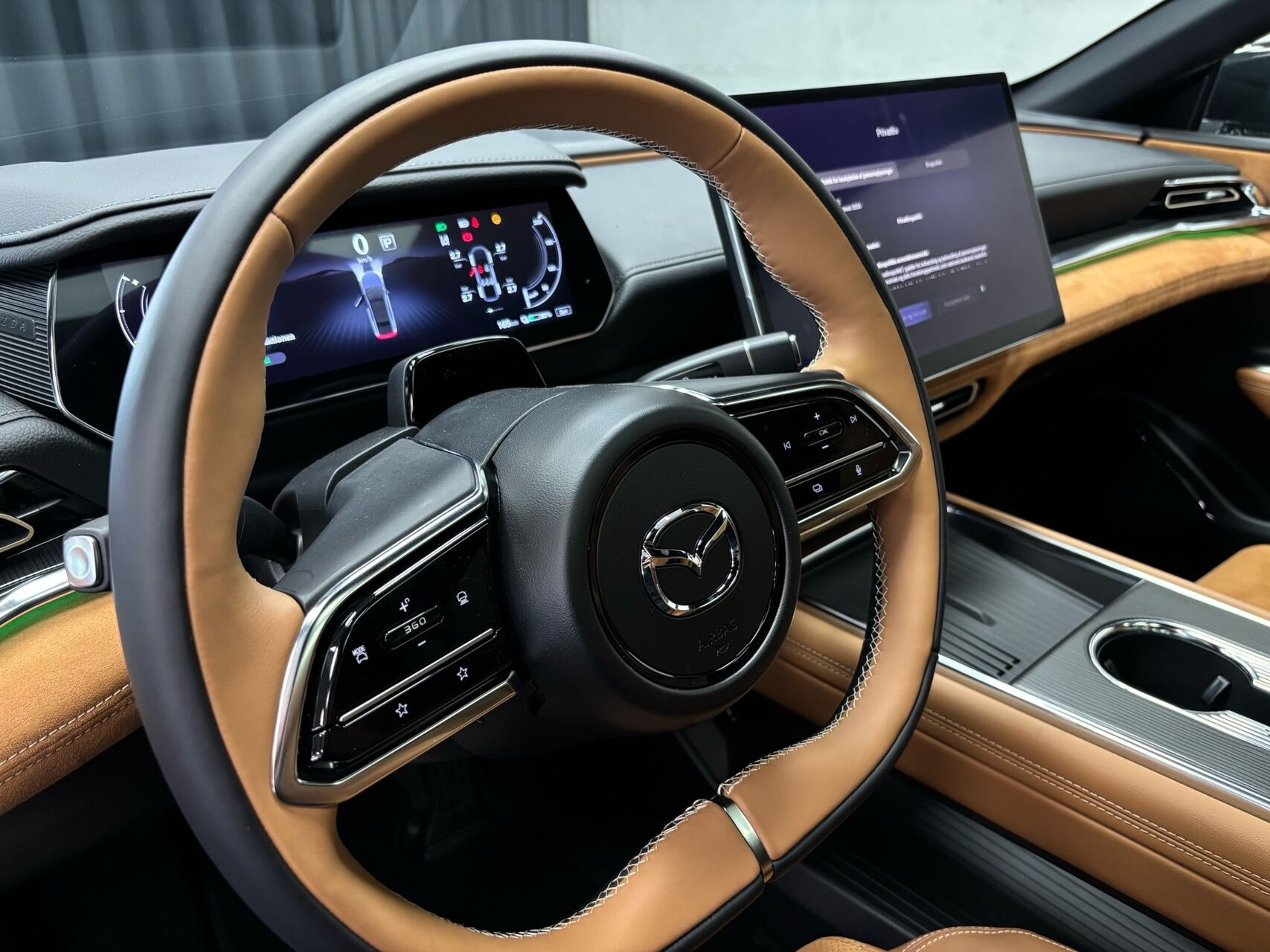 Grå Mazda 6e fra 2026