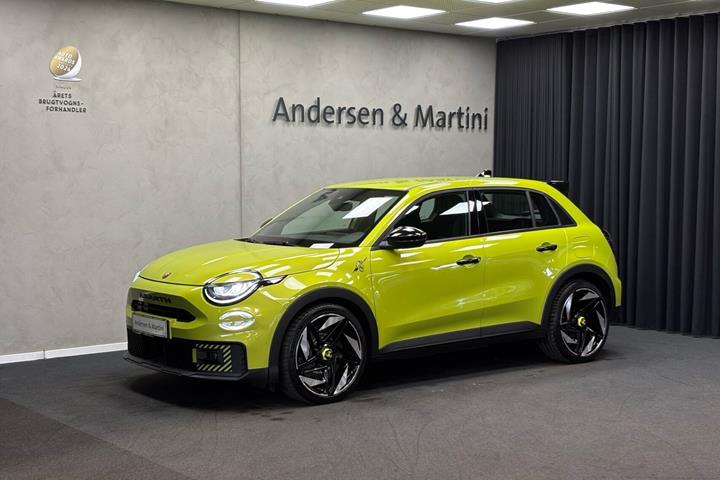 Grøn Abarth 600e fra 2025