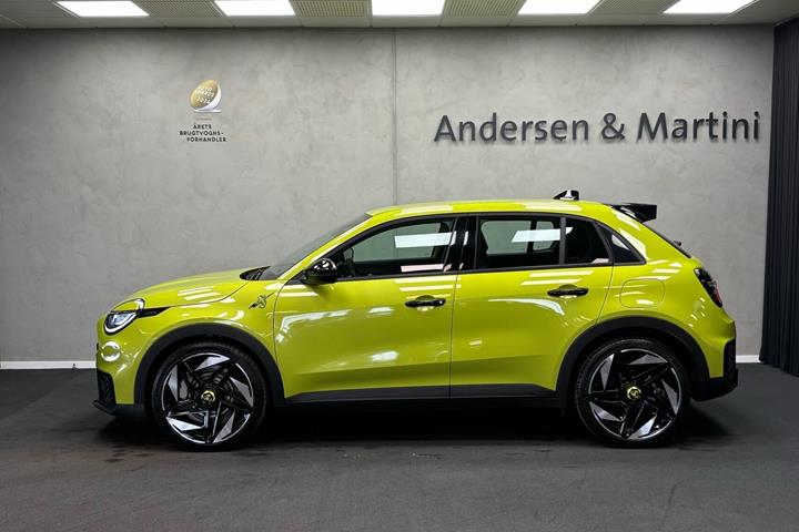 Grøn Abarth 600e fra 2025