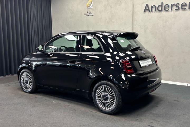 Sort Fiat 500e fra 2023