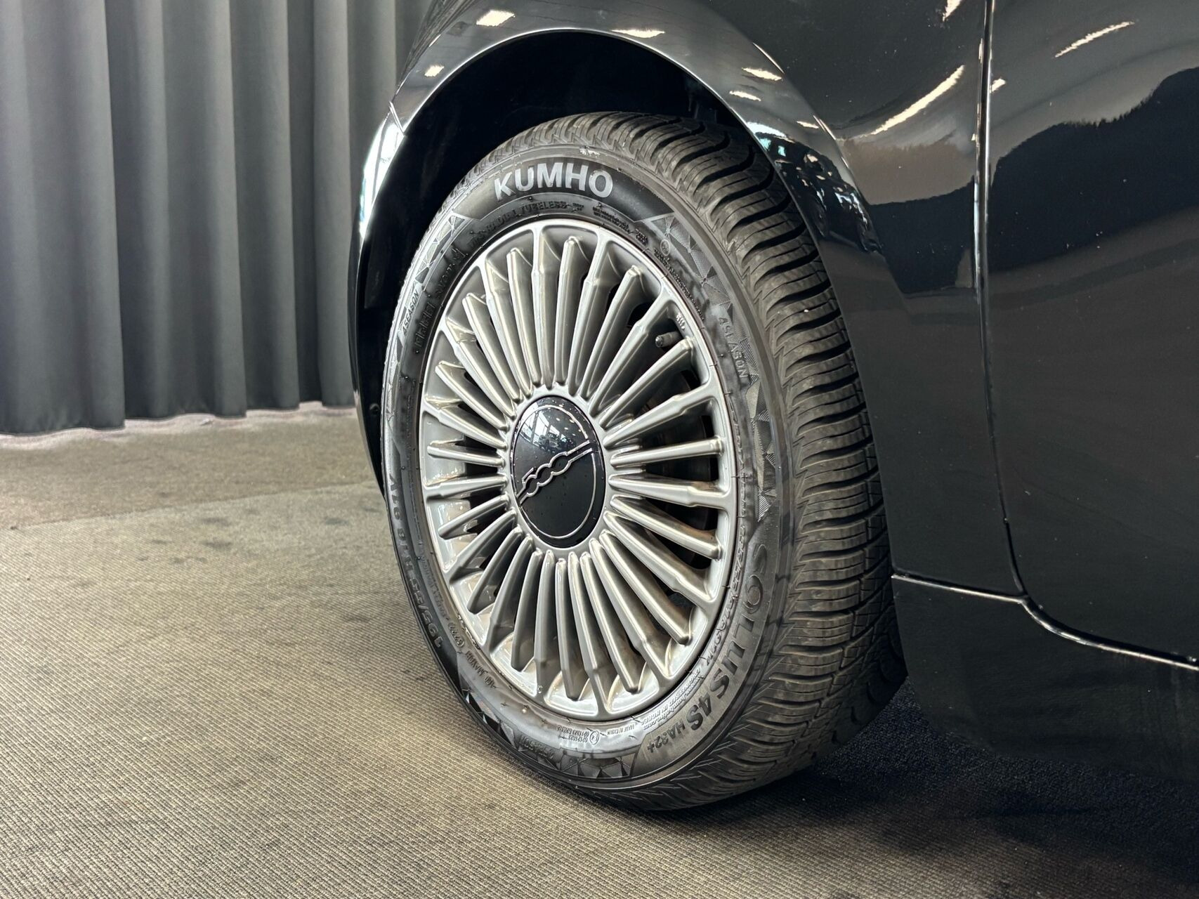 Sort Fiat 500e fra 2023