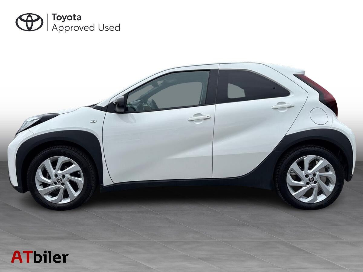 Hvid Toyota Aygo X fra 2025
