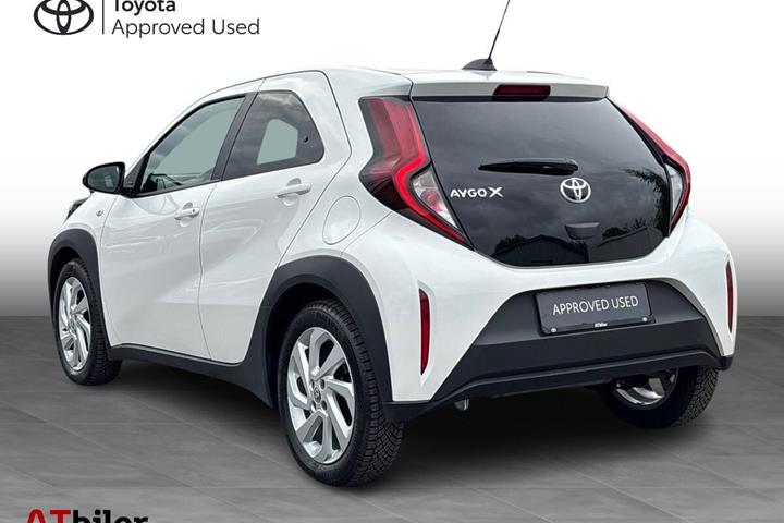 Hvid Toyota Aygo X fra 2025