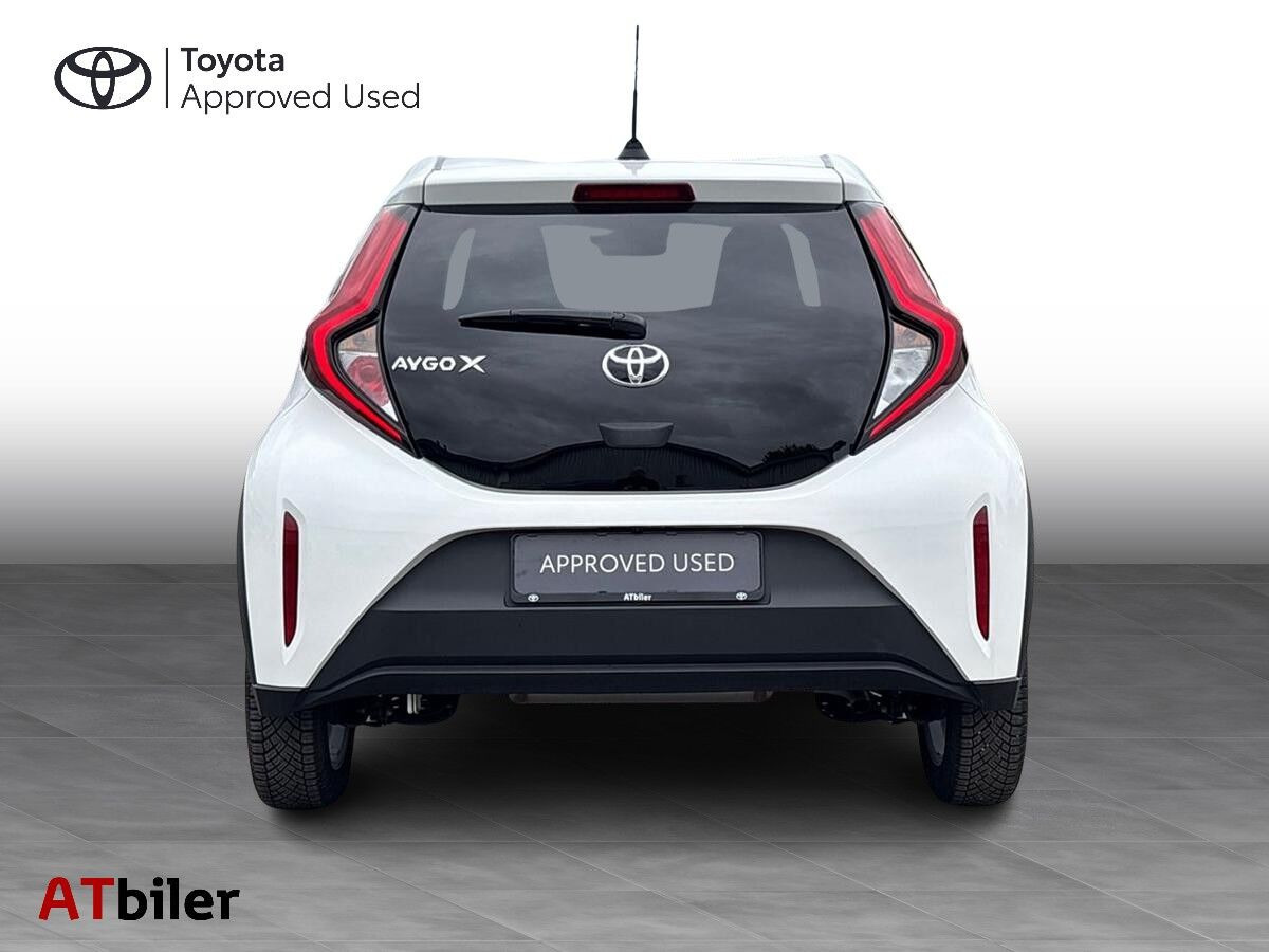Hvid Toyota Aygo X fra 2025
