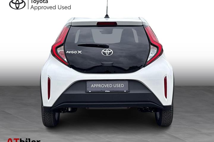 Hvid Toyota Aygo X fra 2025