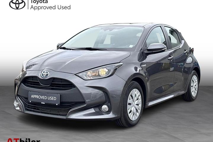 Grå Toyota Yaris fra 2021