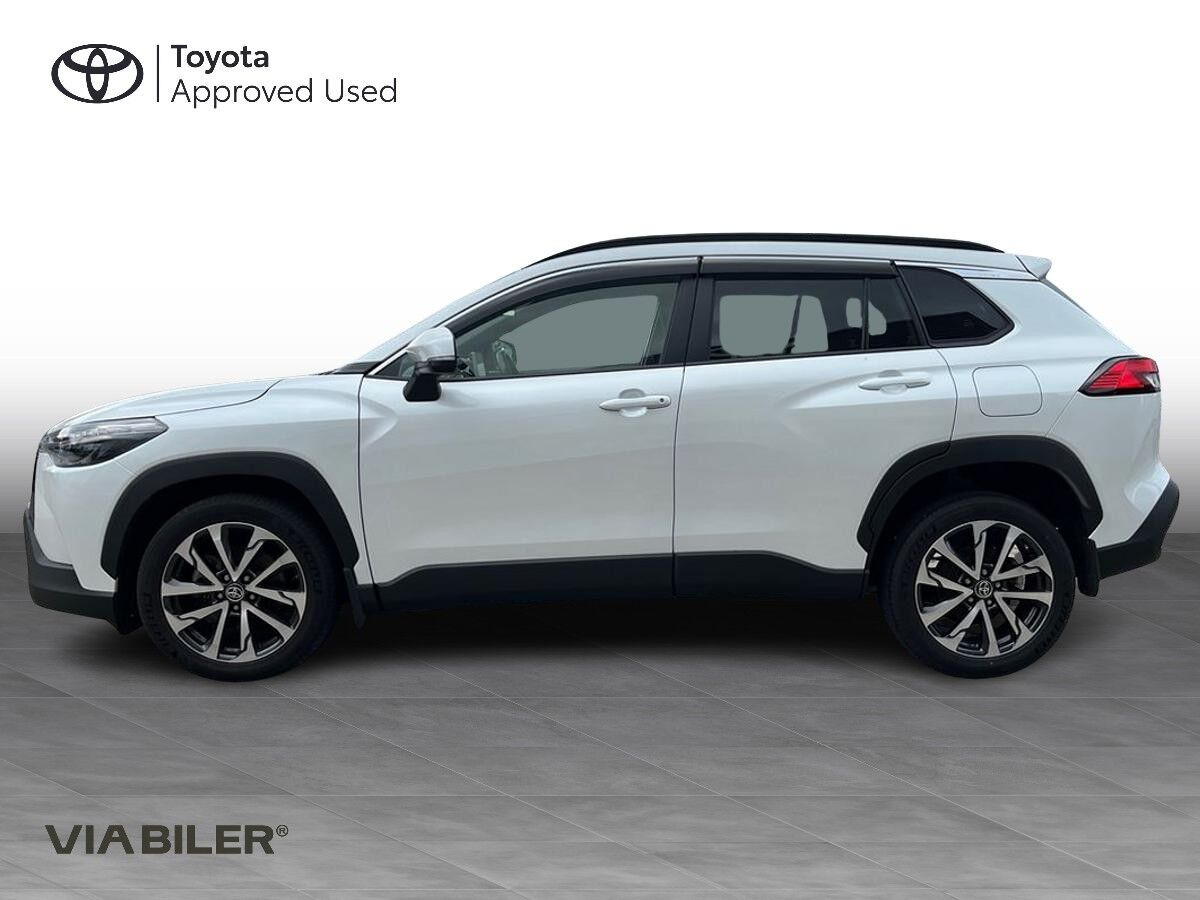 Hvid Toyota Corolla Cross fra 2023