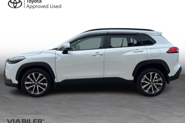 Hvid Toyota Corolla Cross fra 2023