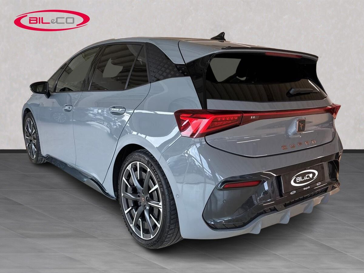 Grå Cupra Born fra 2022