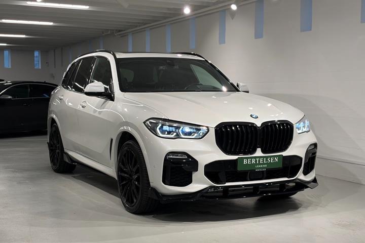 Hvid BMW X5 fra 2021