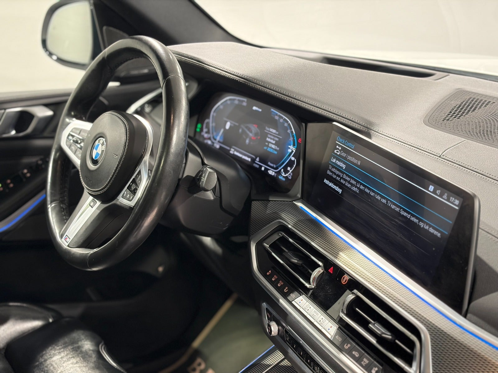 Hvid BMW X5 fra 2021