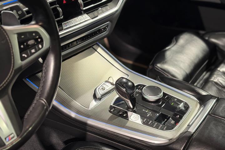 Hvid BMW X5 fra 2021